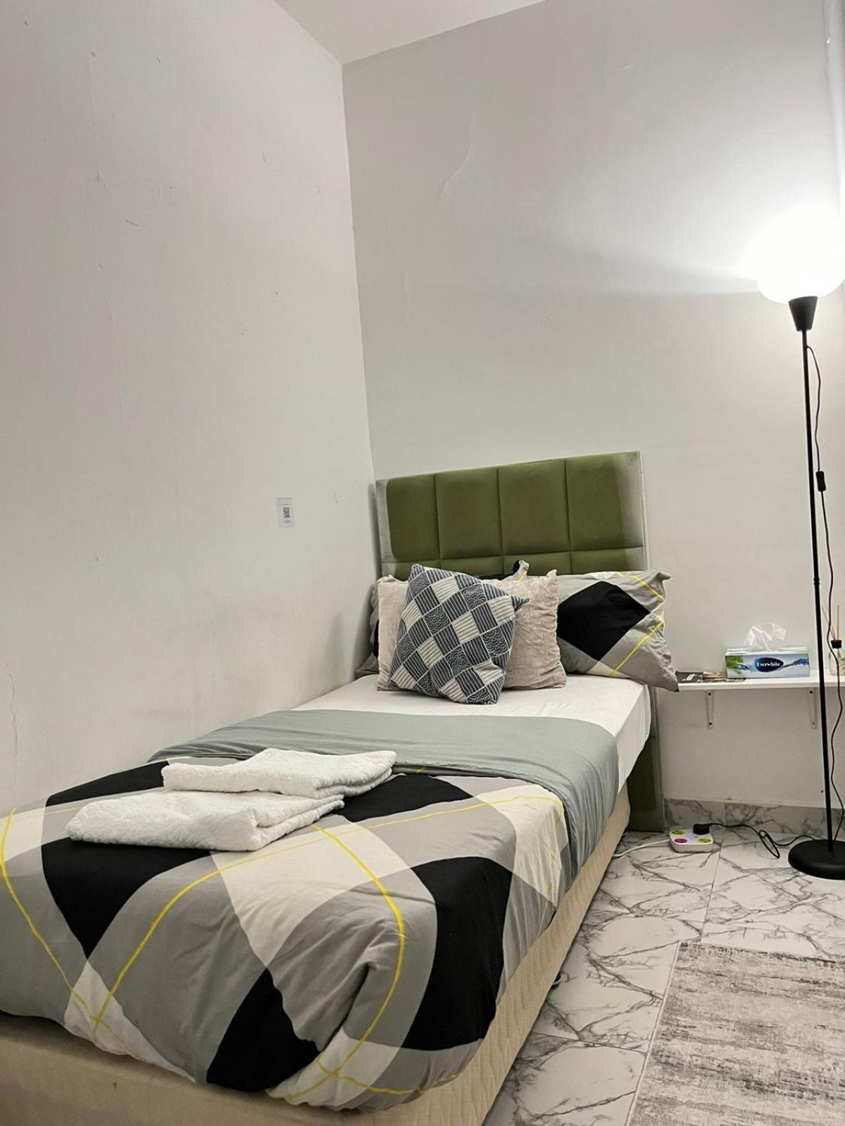 Tanih Place Abu Dhabi Bagian luar foto